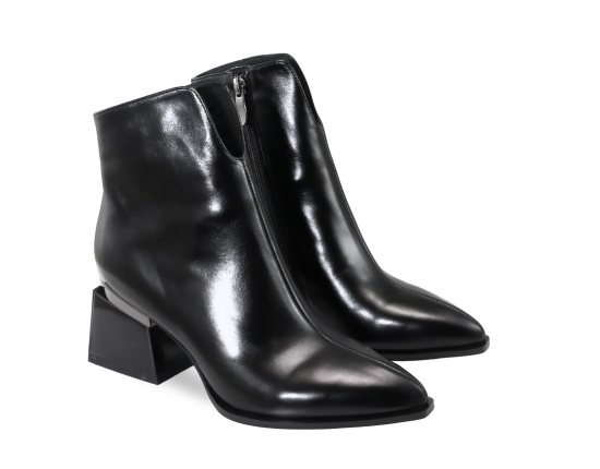 Black colour women ankle boots