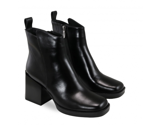 Black colour women ankle boots