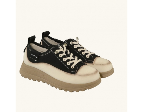 women court shoes