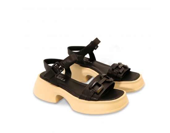 Women sandals