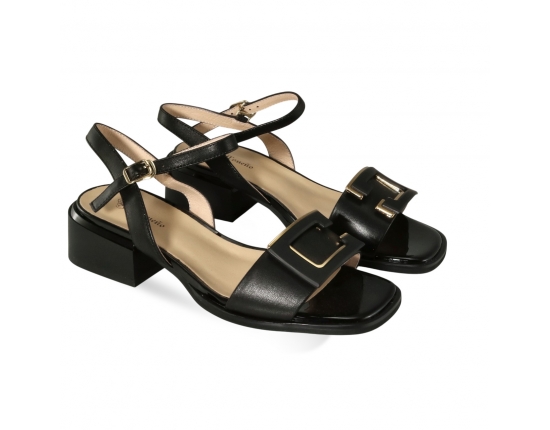 Women sandals